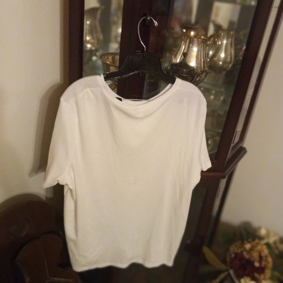 KIM ROGERS WHITE TOP.. - Picture 2 of 2